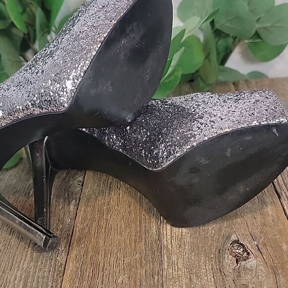 Guess Patches silver glitter platform pump Women's Size 8M - Picture 11 of 12